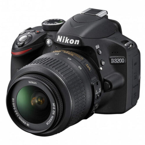 Nikon D3200 + 18-55mm VR II